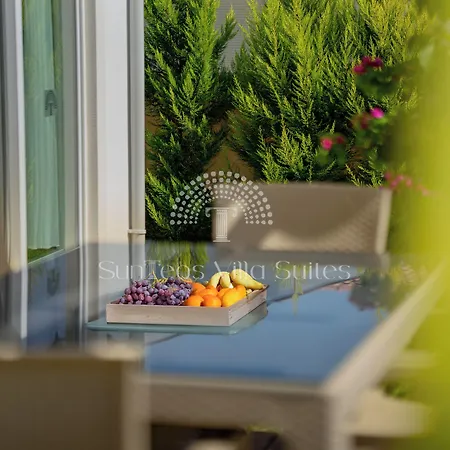 Sunteos Hotel *